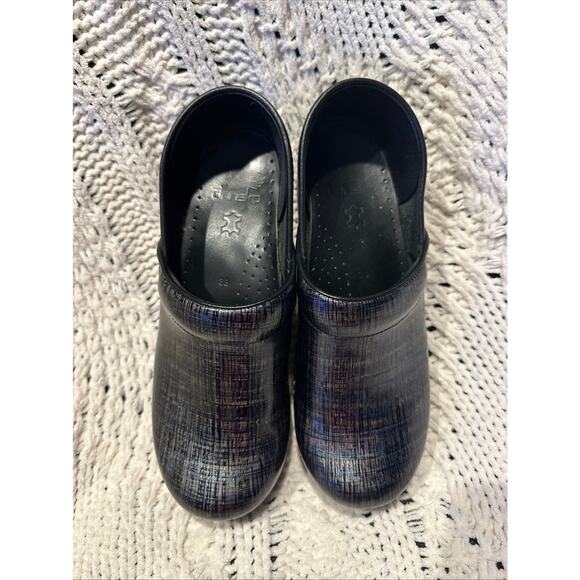 Dansko Professional Crisscross Clogs Patent Leather Size 38 7.5 Black/Metallic - Picture 1 of 10